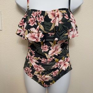 Kona Sol one piece ruffled swimsuit. NWOT.